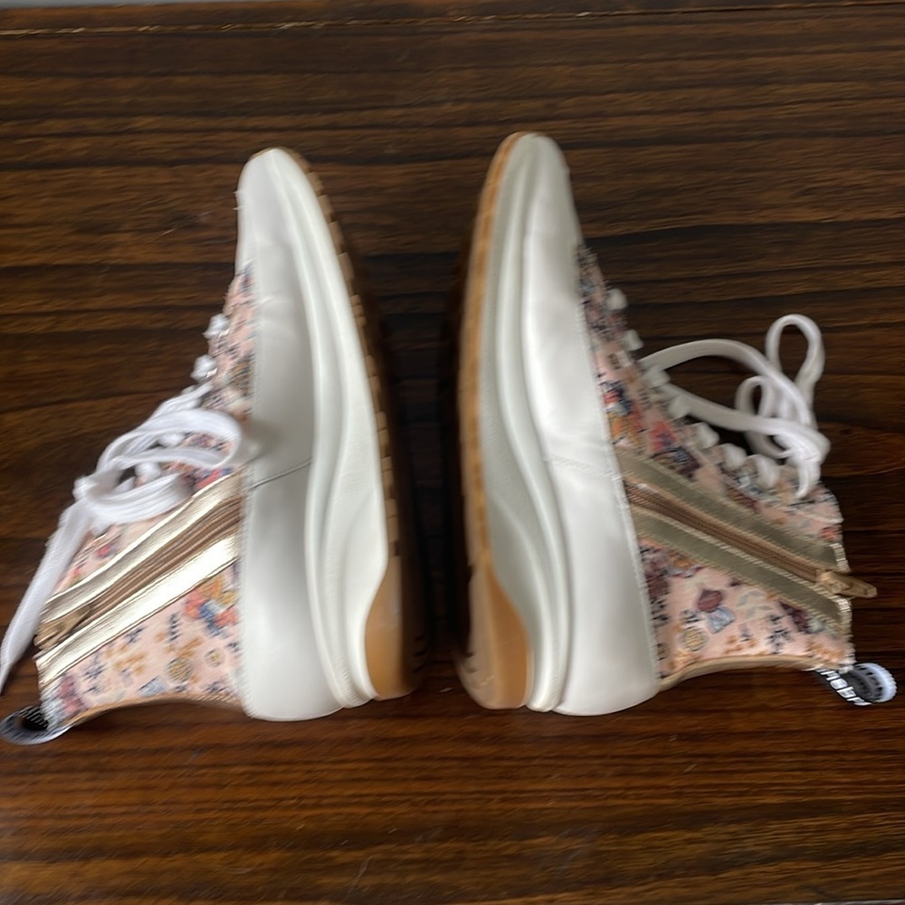 Vaddia #thebrandofthecat floral zip up lace up platform high top sneaker NWOT - Picture 5 of 8